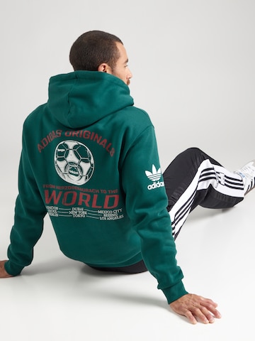 ADIDAS ORIGINALS Суичър в зелено: отпред