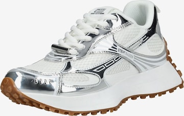 Baskets basses STEVE MADDEN en argent : devant