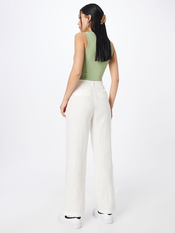 NA-KD Loose fit Pleat-Front Pants in White