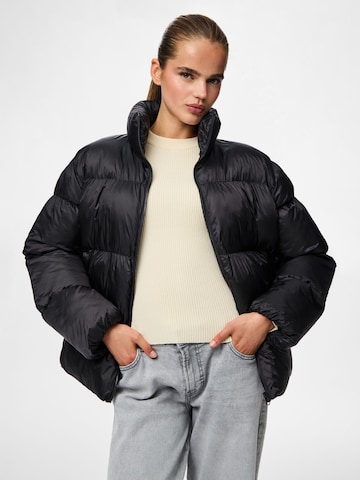 PIECES - Chaqueta de invierno 'PCMilla' en negro