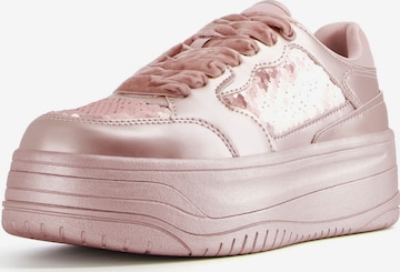 Bershka Sneakers laag in Roze: voorkant