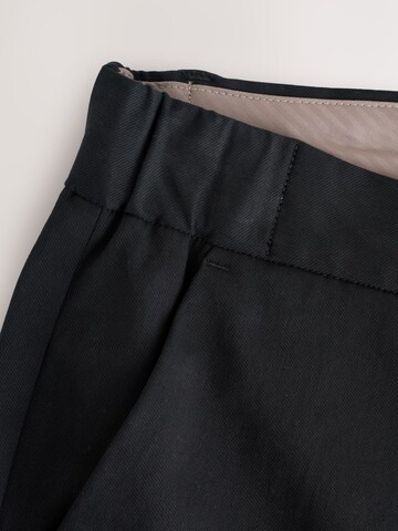 Next Slimfit Hose in Schwarz