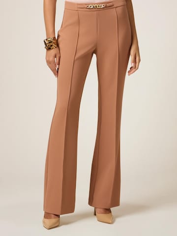 oltre Regular Trousers in Brown