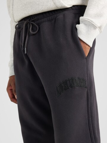 Regular Pantaloni de la Abercrombie & Fitch pe gri