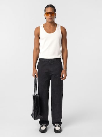 Regular Pantaloni de la Dandalo pe negru