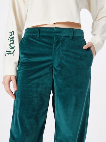 LEVI'S ® Loose fit Trousers with creases 'Baggy Trouser' in Green