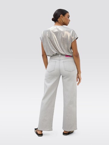 Lola Casademunt Regular Jeans i grå