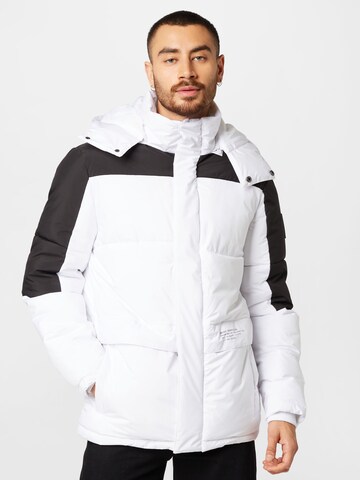 BURTON MENSWEAR LONDON Vinterjakke 'Giro Parker' i hvit: forside