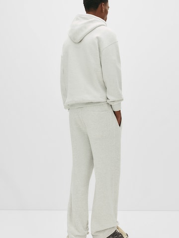 Pull&Bear Voľný strih Nohavice - Sivá