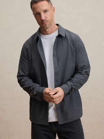 Coupe regular Chemise 'Leopold' DAN FOX APPAREL en gris : devant