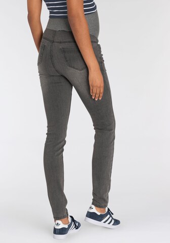 Neun Monate Skinny Jeans in Grau