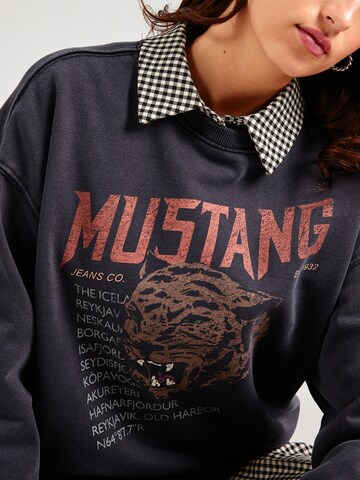 MUSTANG Sweatshirt 'SALIDA' in Zwart