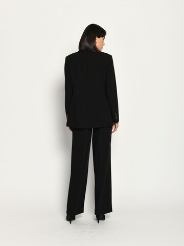 White Label by RoFa Regular Pleat-Front Pants in Black