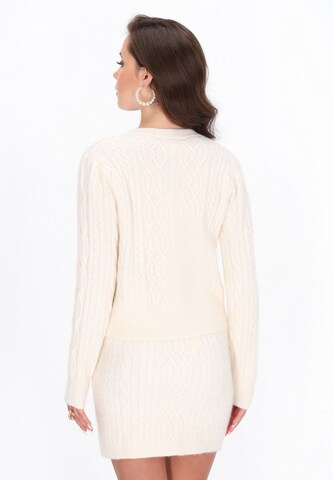 faina Gebreid vest in Wit