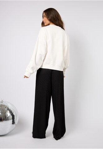 OH APRIL Sweatshirt 'Shine Bright' in Weiß