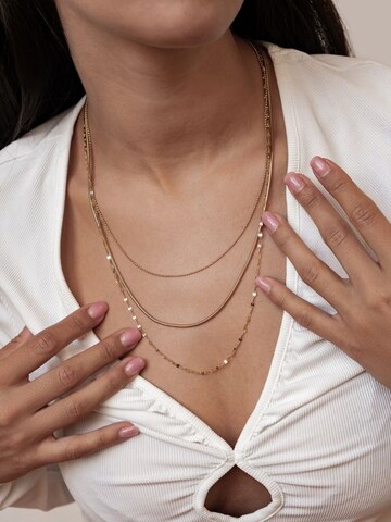 Collana 'Fine Triple Layer' di Hey Happiness in oro: frontale