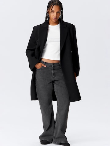 Manteau mi-saison 'Logan' WEEKDAY en noir : devant