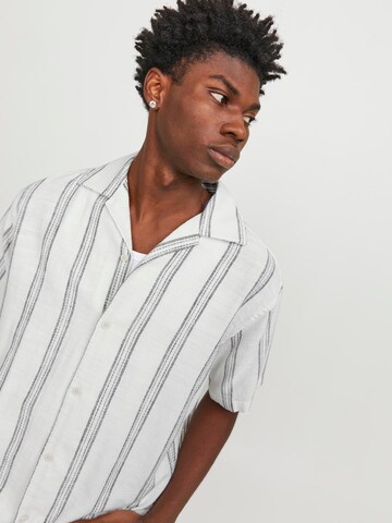 Fit confort Chemise 'Cabana' JACK & JONES en blanc