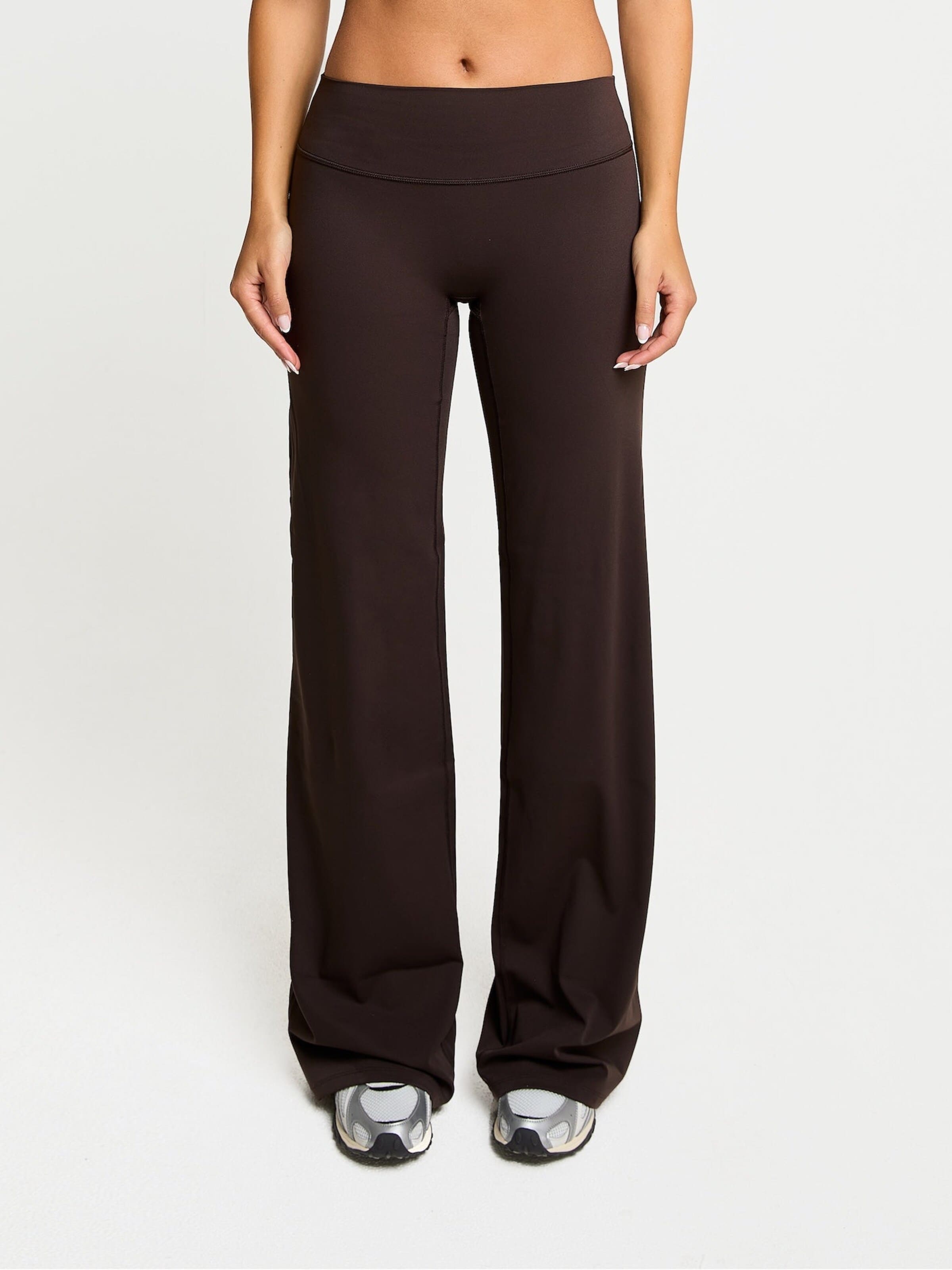 YO-GAYA Wide leg Leggings 'Ultra Wide Legging' in Bruin: voorkant