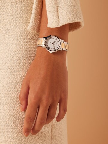 Montre à affichage analogique 'Design' GUESS en rose