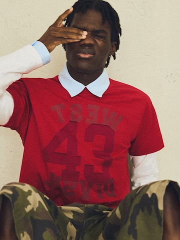 T-Shirt Bershka en rouge