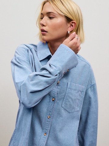 Next Blouse in Blue