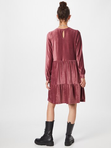 Stitch & Soul Kleid in Pink