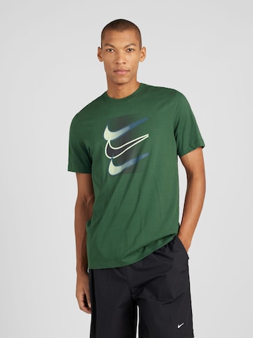 Tricou 'SWOOSH' de la Nike Sportswear pe verde: față