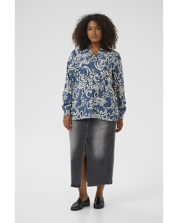 KAFFE CURVE Bluse in Blau: Vorderseite