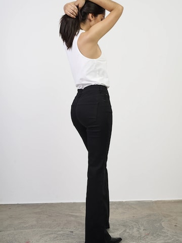 Ivy Copenhagen Normální Džíny ' IVY-Tara Flare ' – černá