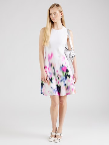 DKNY Φόρεμα 'FIT AND FLARE' σε λευκό: μπροστά