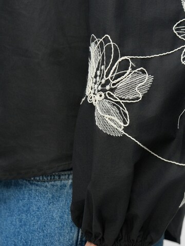 OBJECT Blus 'OBJMERLE' i svart