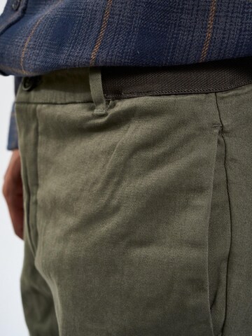 Legends Regular Pants 'Century' in Green