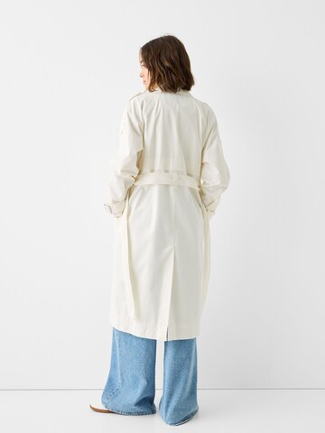 Manteau mi-saison Bershka en blanc