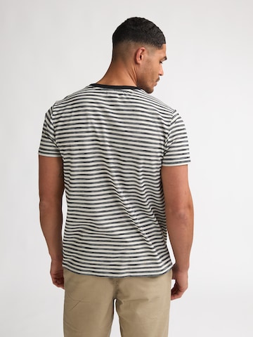 juoda Petrol Industries Marškinėliai