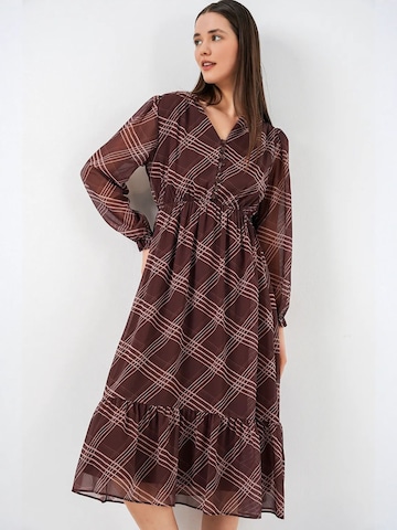 Bigdart Dress in Brown