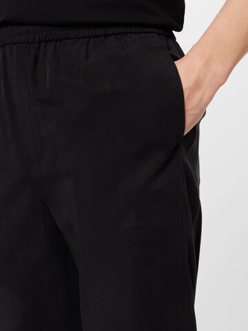 Regular Pantaloni de la AllSaints pe negru