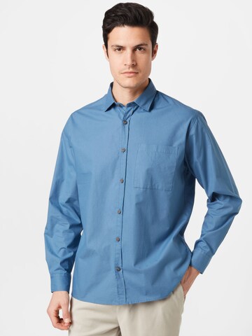 Trendyol Regular fit Button Up Shirt in Blue: front