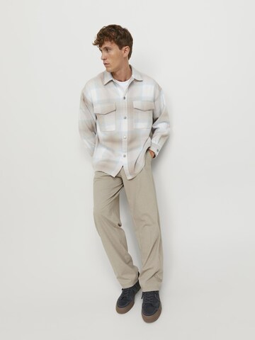 JACK & JONES - Regular Calças com vincos 'KARL' em cinzento