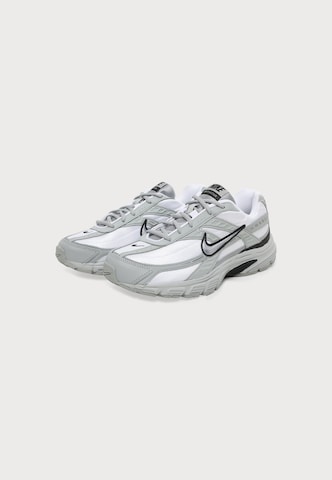 Nike Sportswear Tenisky 'Initiator' – bílá