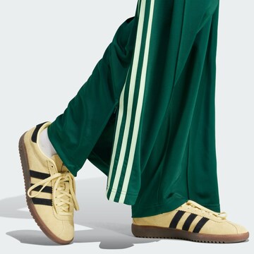 ADIDAS ORIGINALS Wide leg Pants in Green