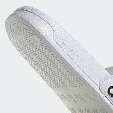 Claquettes / Tongs 'Adilette' ADIDAS PERFORMANCE en blanc