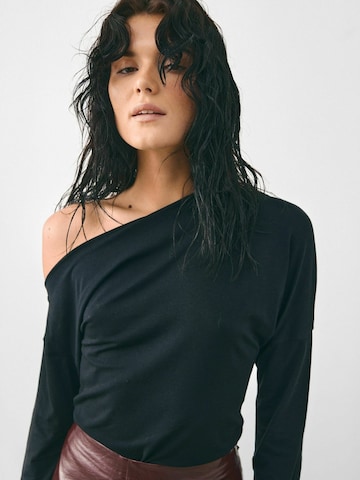 Noella - Top ' Lanna ' en negro