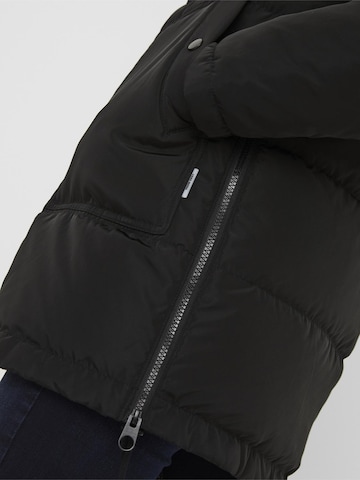 VERO MODA Winter jacket 'Oslo' in Black