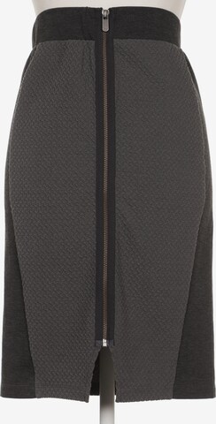 Sandwich Skirt in S in Grey: front