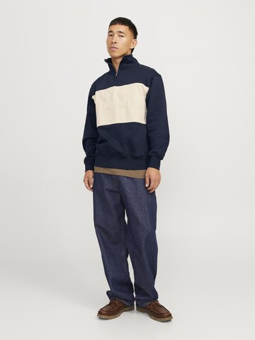 JACK & JONES Sweatshirt i blå