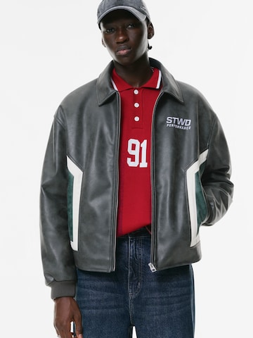 Geacă de primăvară-toamnă 'STWD' de la Pull&Bear pe negru