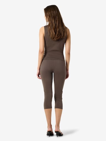 Noisy may - Slimfit Leggings 'NMElla' en marrón