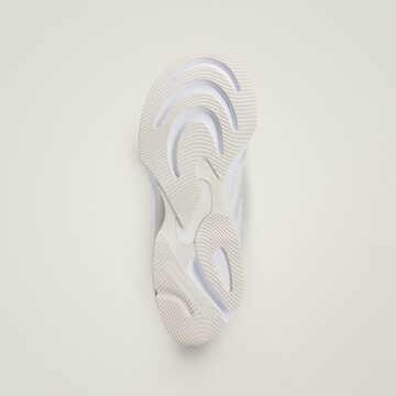 ADIDAS BY STELLA MCCARTNEY Spordijalats '2000', värv valge