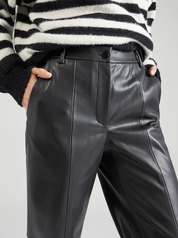 Regular Pantalon BRUUNS BAZAAR en noir